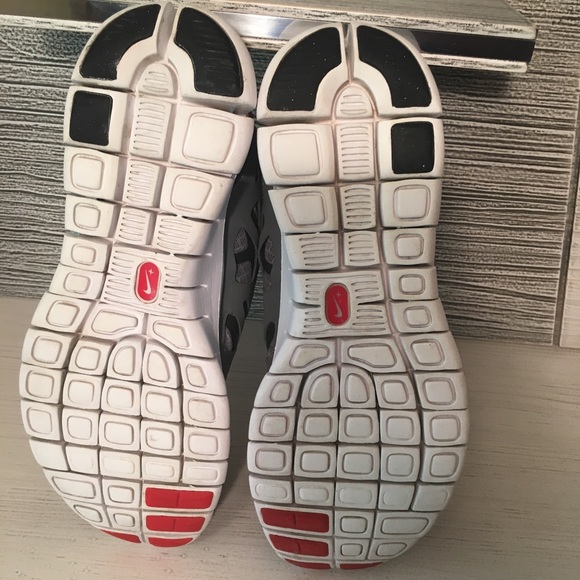 Sold** Women’s Nike free run 2 - Picture 5 of 6